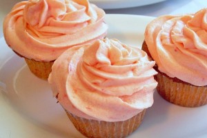 Watermelon-Cupcakes-with-Watermelon-Buttercream